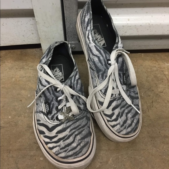 vans tiger print shoes